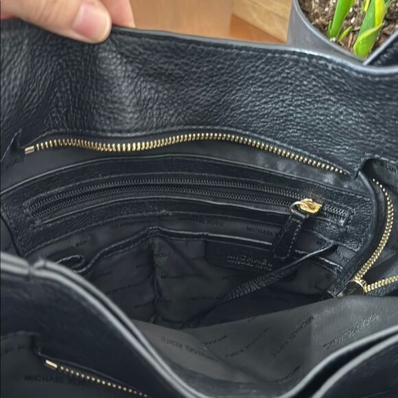 Michael Kors Black Leather Women's Bag - Picture 9 of 13
